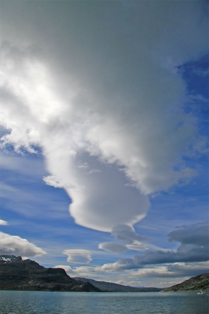 Лентикулярныеи-облака.jpg